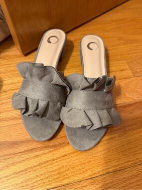 Women's Ruffle Slide Sandal heel - Gray